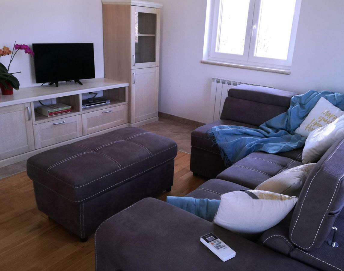 Apartment Luce Pićan Extérieur photo