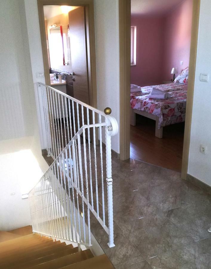 Apartment Luce Pićan Extérieur photo